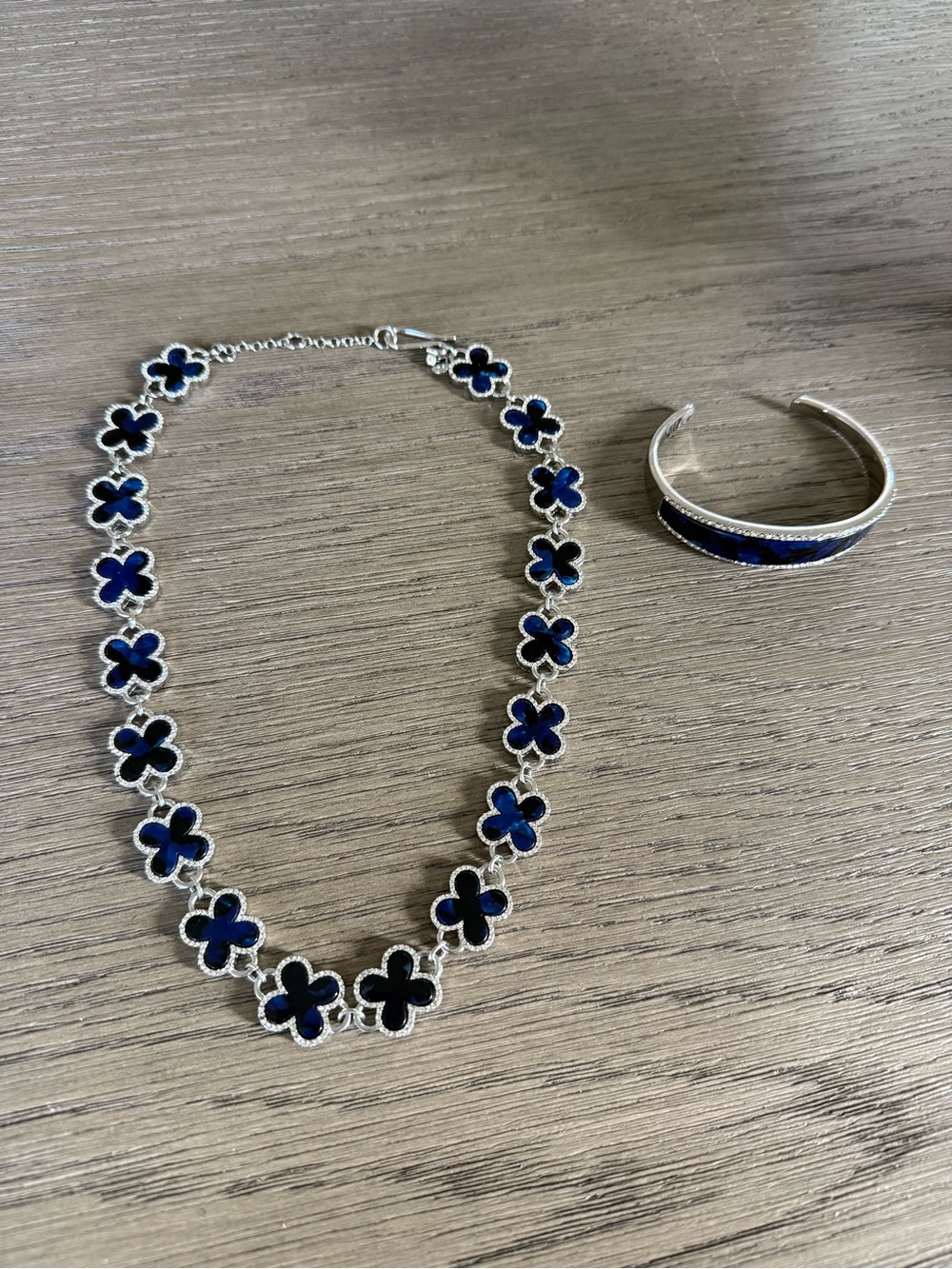 Ann Taylor Navy Blue necklace and bracelet set